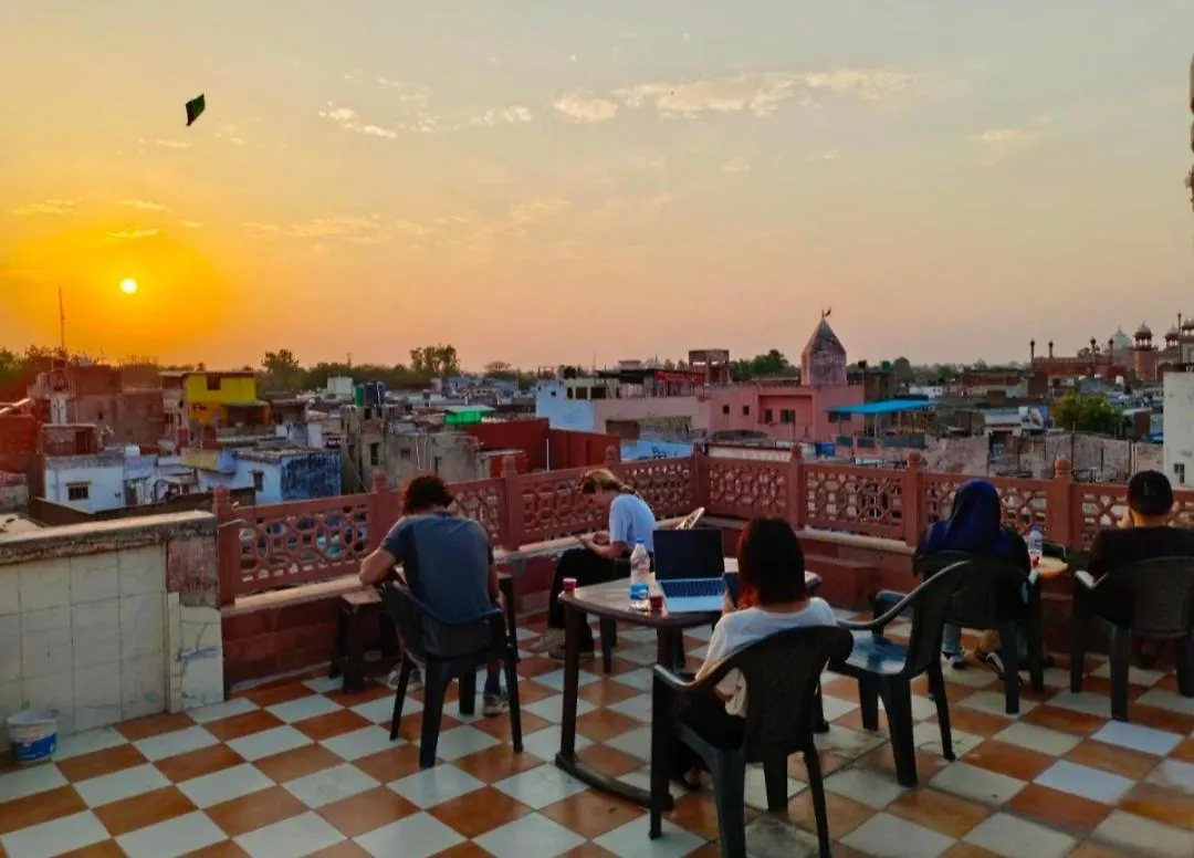 Гостевой дом Hotel India Inn Walking Distance From Taj Mahal-- Rooftop Taj Mahal View Агра Индия