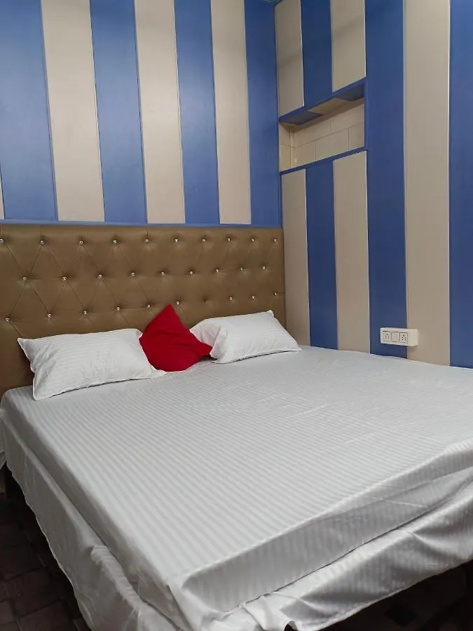 Hotel India Inn Walking Distance From Taj Mahal-- Rooftop Taj Mahal View Agra  Agra (Uttar Pradesh)