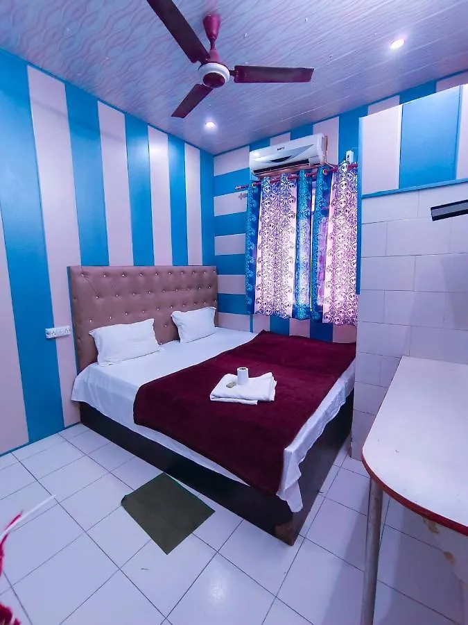 Hotel India Inn Walking Distance From Taj Mahal-- Rooftop Taj Mahal View Agra  Agra (Uttar Pradesh)