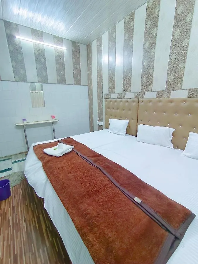 Hotel India Inn Walking Distance From Taj Mahal-- Rooftop Taj Mahal View Agra  Indien