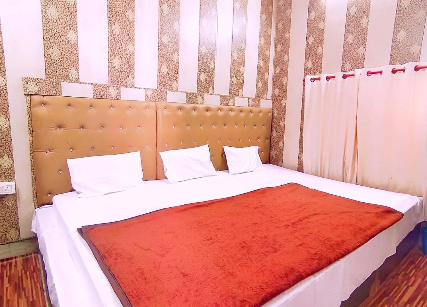 Hotel India Inn Walking Distance From Taj Mahal-- Rooftop Taj Mahal View Agra